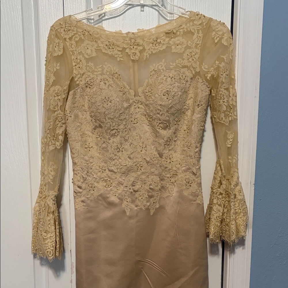 Chic Lace Long Sleeve Dress in Cream